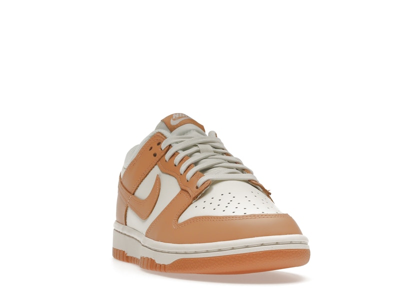 Nike Dunk Low Harvest Moon (Women's), vista a 360 gradi 8 di 36