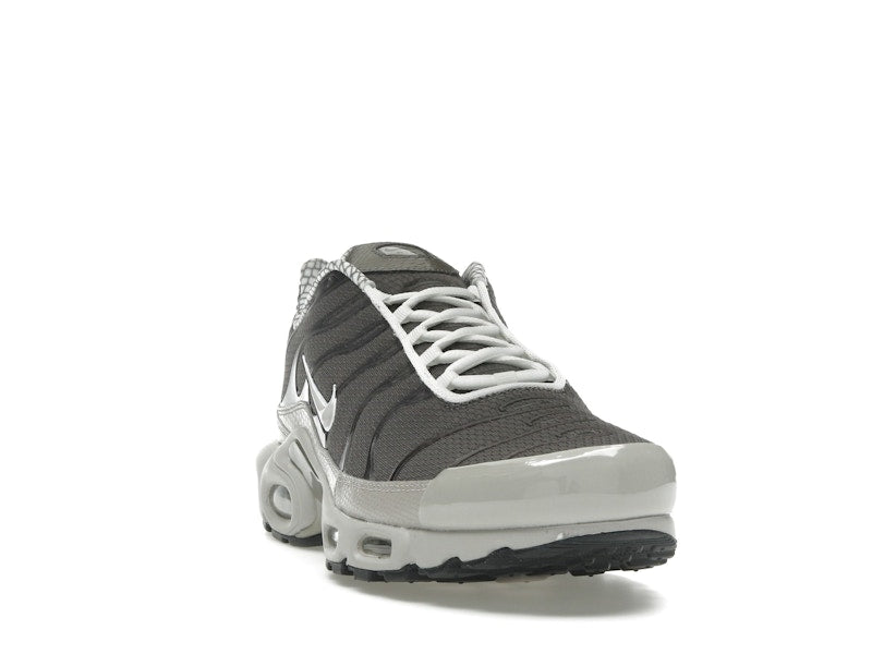 Nike Air Max Plus Year Of The Snake - Cave Stone/Summit White/Metallic Pewter/Vast Grey - IB7679-200 - 08