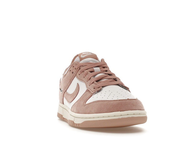 Nike Dunk Low Rose Whisper Gold Mini Swoosh (Women's), vista a 360 gradi 8 di 36