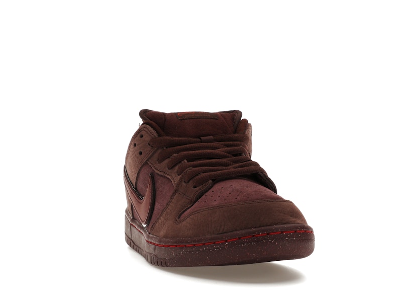 Nike SB Dunk Low City of Love Burgundy Crush