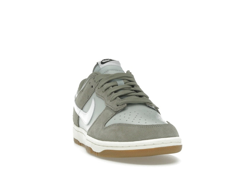 Nike Dunk Low Retro SE Light Silver Light Army Sail White, vista a 360 gradi 8 di 36