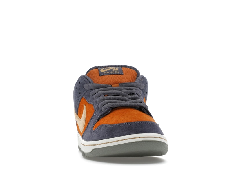 Nike SB Dunk Low Light Carbon Monarch, vista a 360 gradi 9 di 36