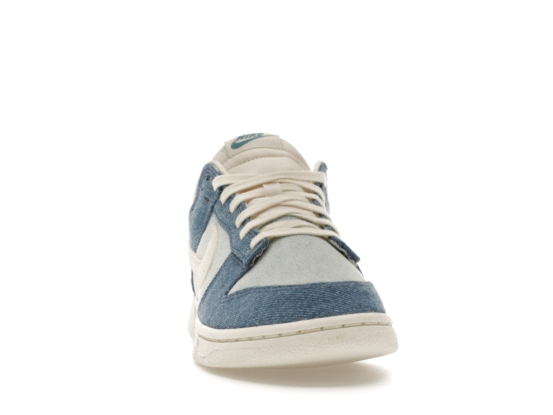 Nike Dunk Low Smokey Blue Denim (Women's), vista a 360 gradi 9 di 36