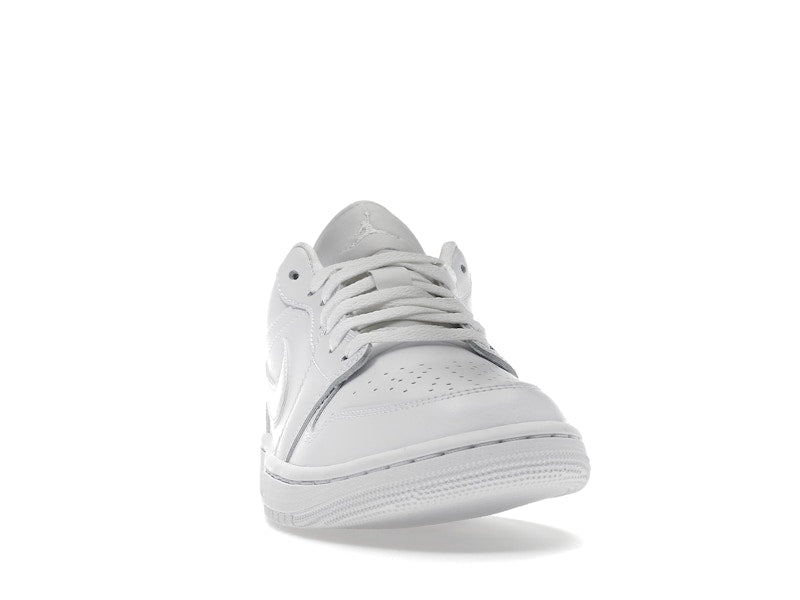 Air Jordan 1 Low Triple White (2022) (W), vista a 360 gradi 9 di 36