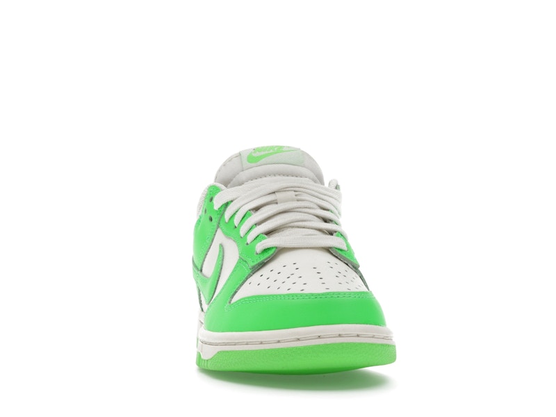 Nike Dunk Low Green Strike (Women's), vista a 360 gradi 9 di 36