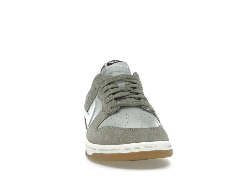 Nike Dunk Low Retro SE Light Silver Light Army Sail White, vista a 360 gradi 9 di 36