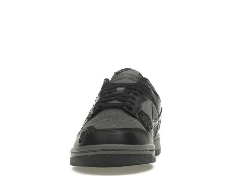 Nike Dunk Low Black Roses (Women's), vista a 360 gradi 11 di 36