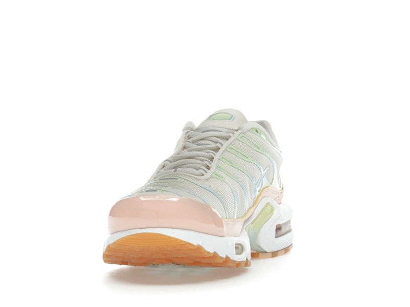 Nike Air Max Plus Crimson Tint (Women's), vista a 360 gradi 12 di 36