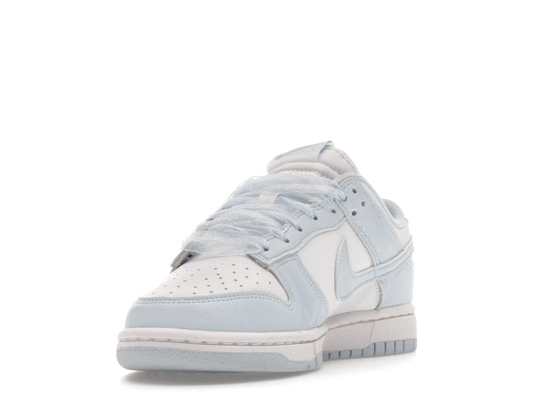 Nike Dunk Low Next Nature White Blue Tint (Women's), vista a 360 gradi 13 di 36