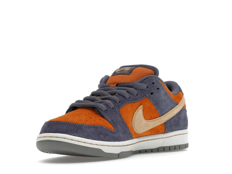 Nike SB Dunk Low Light Carbon Monarch, vista a 360 gradi 14 di 36
