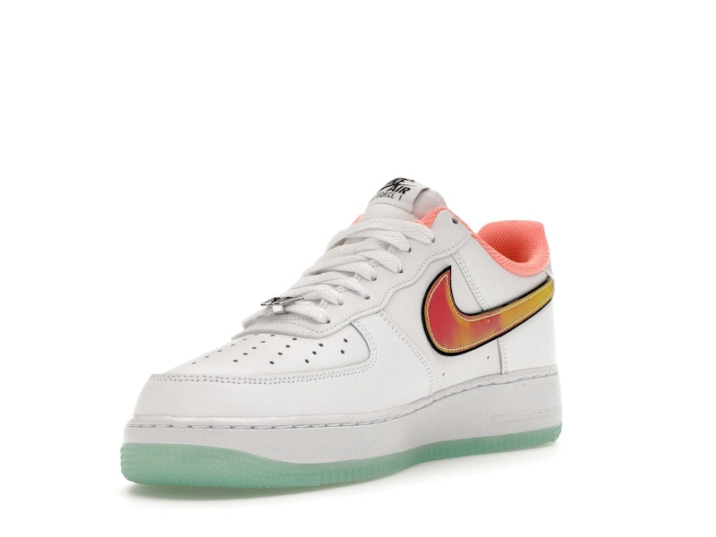 Nike Air Force 1 Low NY vs. NY White Crimson Pulse, vista a 360 gradi 14 di 36