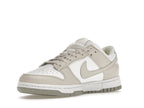 Nike Dunk Low Next Nature White Light Orewood Brown (Women's), vista a 360 gradi 15 di 36