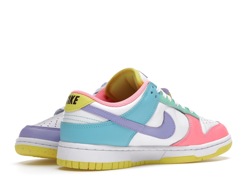Nike Dunk Low SE Easter Candy (Women's), vista a 360 gradi 15 di 36