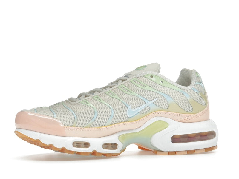 Nike Air Max Plus Crimson Tint (Women's), vista a 360 gradi 17 di 36