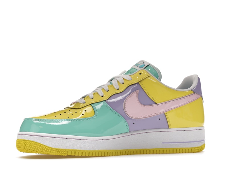 Nike Air Force 1 Low Easter (2026), vista a 360 gradi 17 di 36