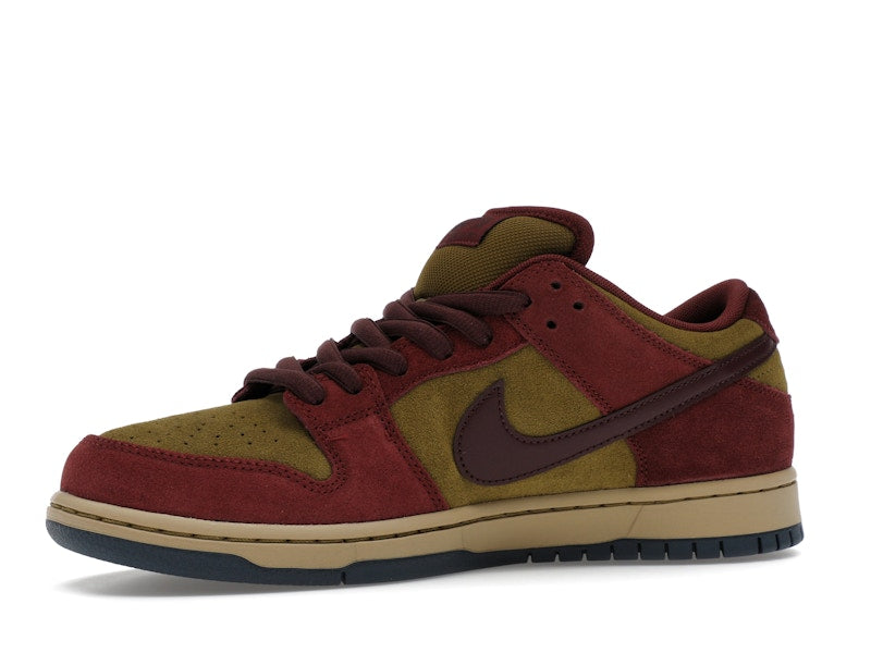 Nike SB Dunk Low Dark Team Red Olive Flak, vista a 360 gradi 17 di 36