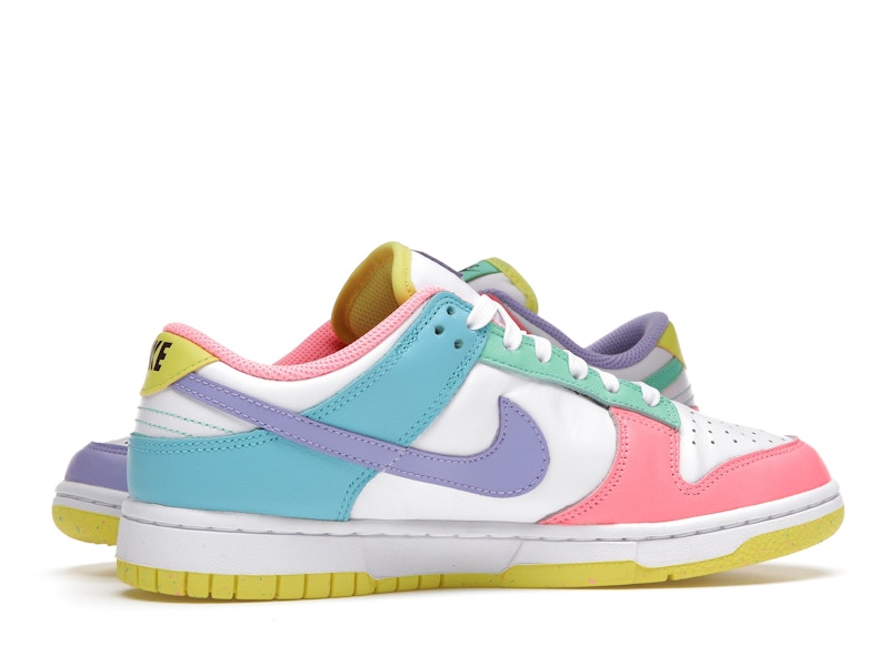 Nike Dunk Low SE Easter Candy (Women's), vista a 360 gradi 17 di 36