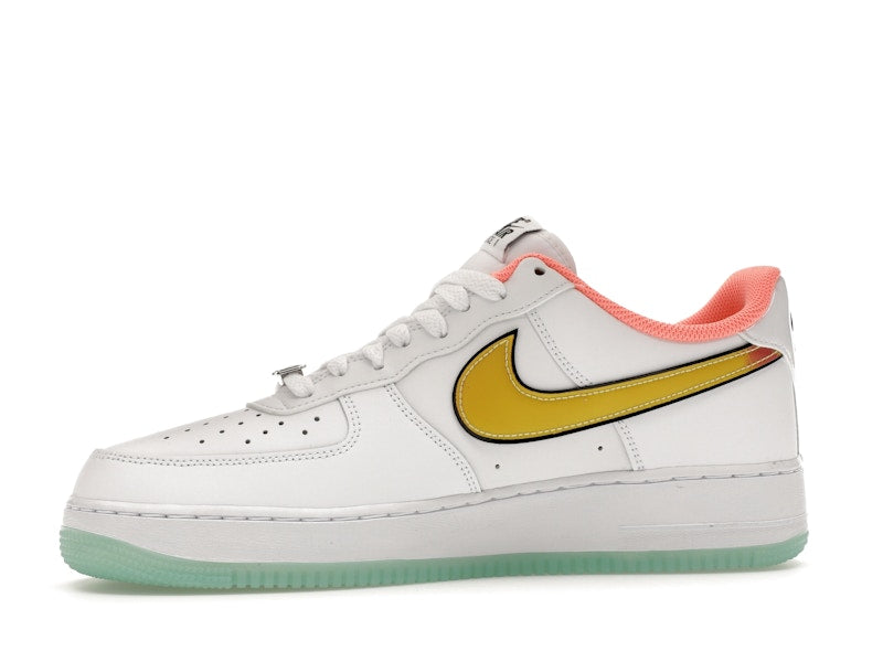 Nike Air Force 1 Low NY vs. NY White Crimson Pulse, vista a 360 gradi 18 di 36
