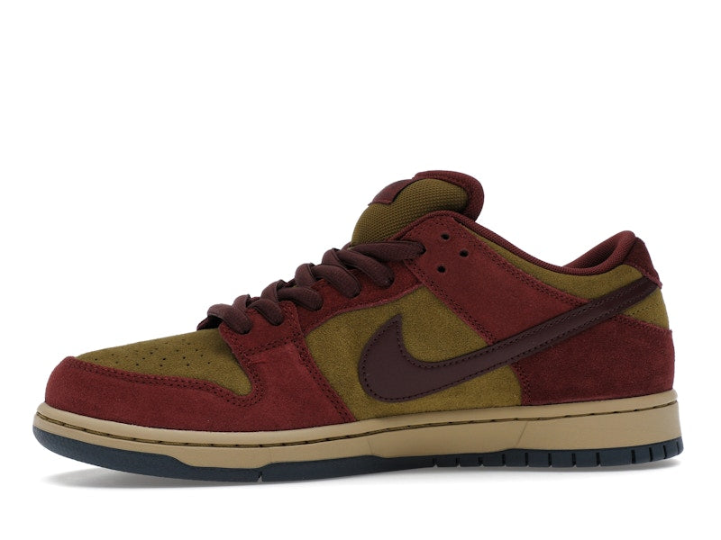Nike SB Dunk Low Dark Team Red Olive Flak, vista a 360 gradi 18 di 36