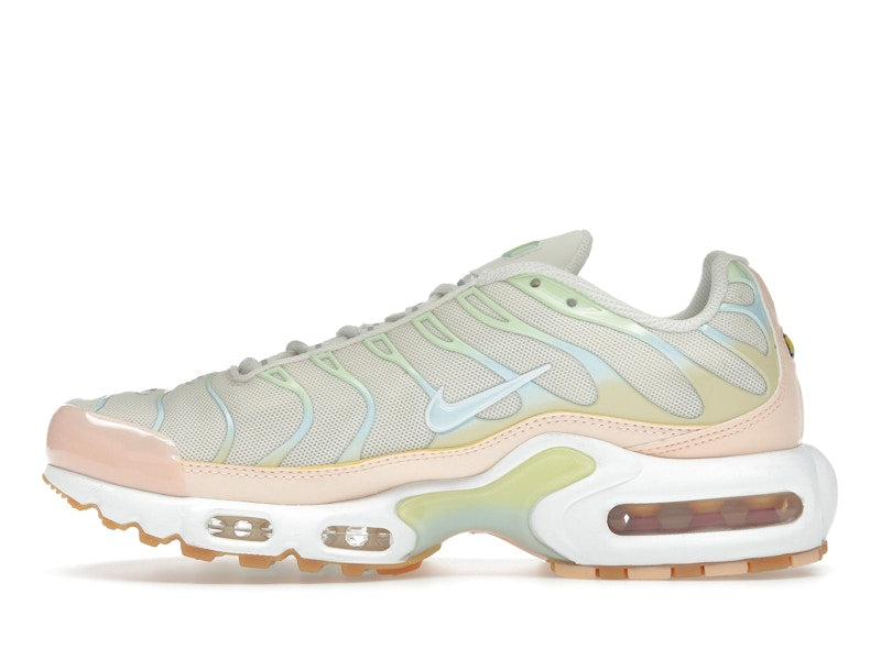Nike Air Max Plus Crimson Tint (Women's), vista a 360 gradi 19 di 36