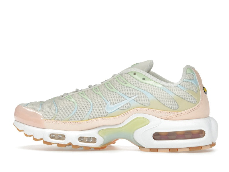 Nike Air Max Plus Crimson Tint (Women's), vista a 360 gradi 20 di 36