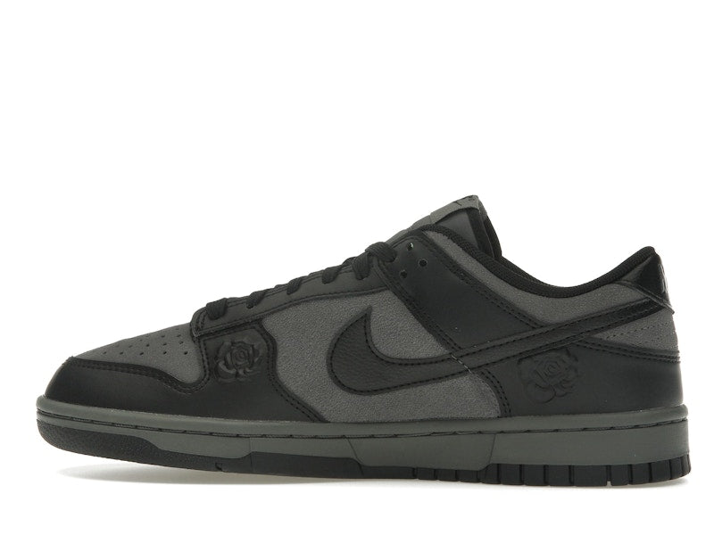 Nike Dunk Low Black Roses (Women's), vista a 360 gradi 20 di 36