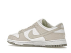 Nike Dunk Low Next Nature White Light Orewood Brown (Women's), vista a 360 gradi 22 di 36