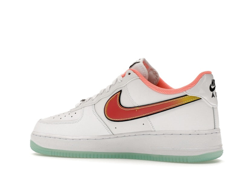 Nike Air Force 1 Low NY vs. NY White Crimson Pulse, vista a 360 gradi 22 di 36
