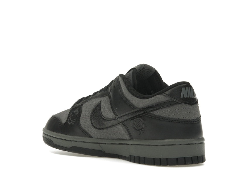 Nike Dunk Low Black Roses (Women's), vista a 360 gradi 24 di 36