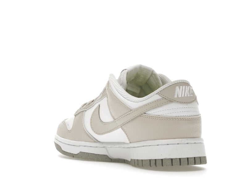 Nike Dunk Low Next Nature White Light Orewood Brown (Women's), vista a 360 gradi 25 di 36
