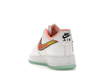 Nike Air Force 1 Low NY vs. NY White Crimson Pulse, vista a 360 gradi 26 di 36