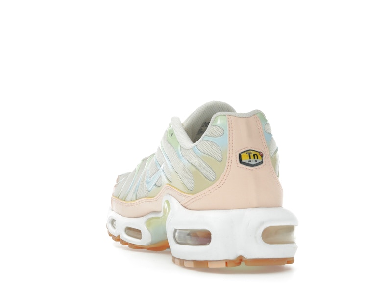 Nike Air Max Plus Crimson Tint (Women's), vista a 360 gradi 26 di 36