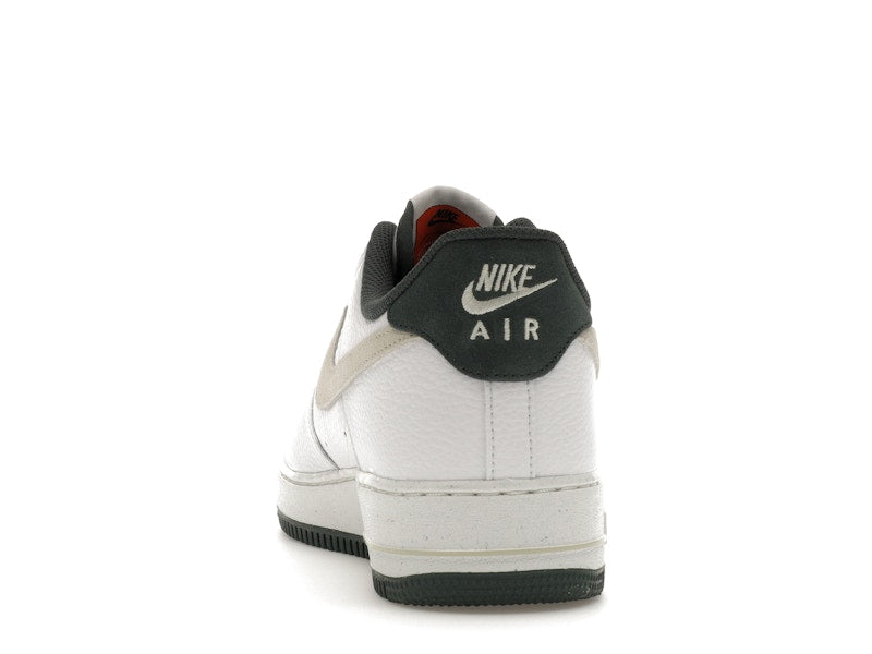 Nike Air Force 1 Low '07 LV8 Vintage Green, vista a 360 gradi 27 di 36