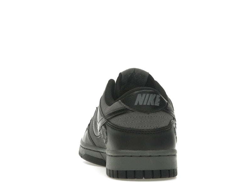 Nike Dunk Low Black Roses (Women's), vista a 360 gradi 27 di 36