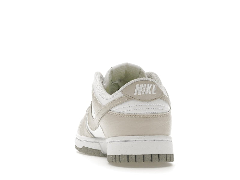 Nike Dunk Low Next Nature White Light Orewood Brown (Women's), vista a 360 gradi 27 di 36