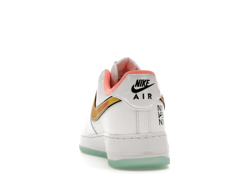 Nike Air Force 1 Low NY vs. NY White Crimson Pulse, vista a 360 gradi 27 di 36