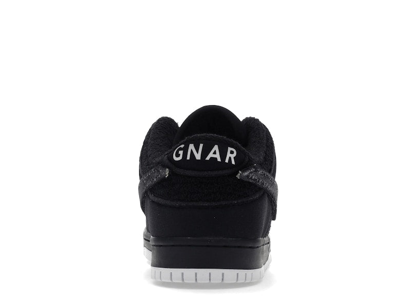 Nike Sb Dunk Low Gnarhunters - Black/Black/White - DH7756-010 - 28