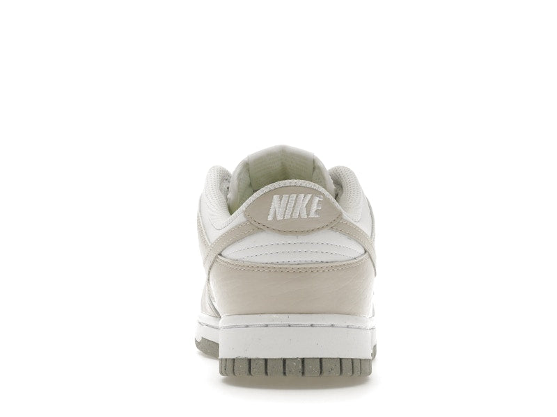 Nike Dunk Low Next Nature White Light Orewood Brown (Women's), vista a 360 gradi 28 di 36