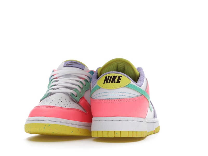 Nike Dunk Low SE Easter Candy (Women's), vista a 360 gradi 29 di 36