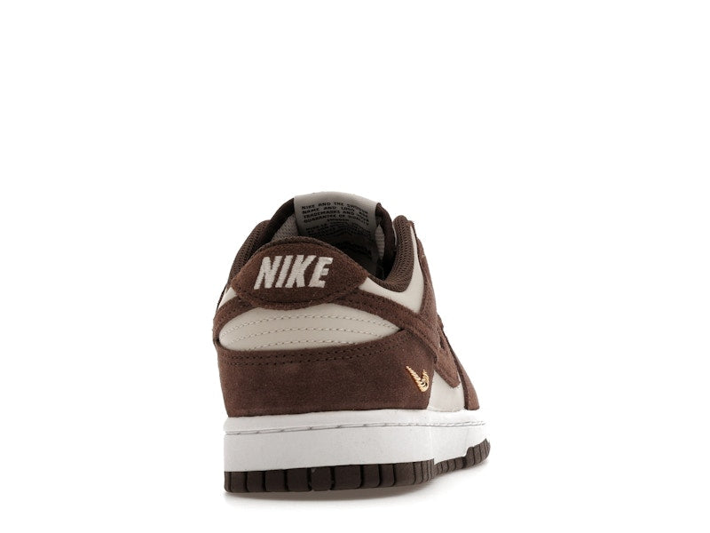 Nike Dunk Low Light Orewood Brown (Women's), vista a 360 gradi 31 di 39