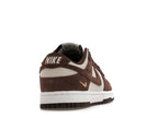 Nike Dunk Low Light Orewood Brown (Women's), vista a 360 gradi 32 di 39