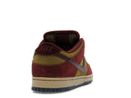 Nike SB Dunk Low Dark Team Red Olive Flak, vista a 360 gradi 30 di 36
