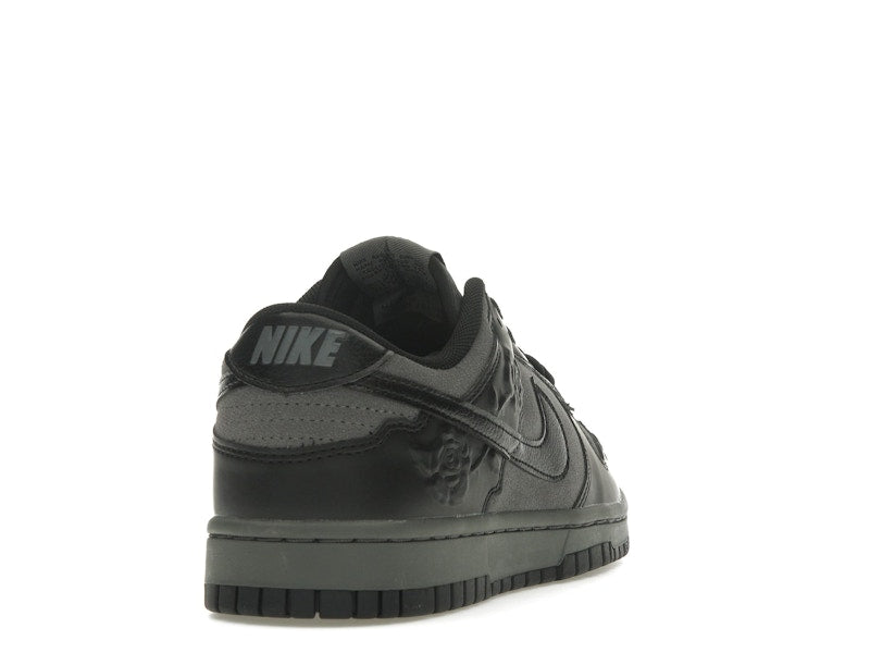 Nike Dunk Low Black Roses (Women's), vista a 360 gradi 30 di 36