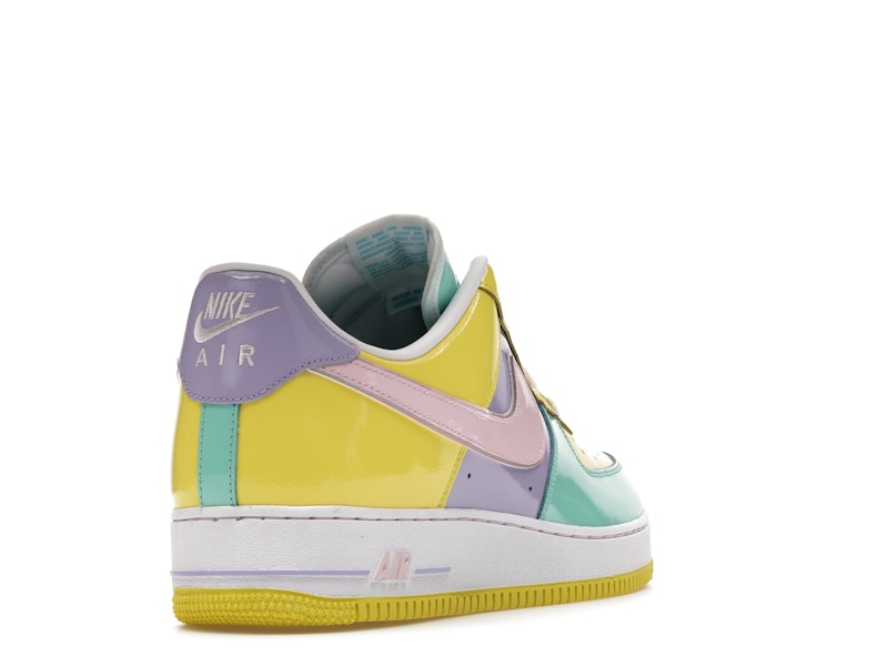 Nike Air Force 1 Low Easter (2026), vista a 360 gradi 31 di 36