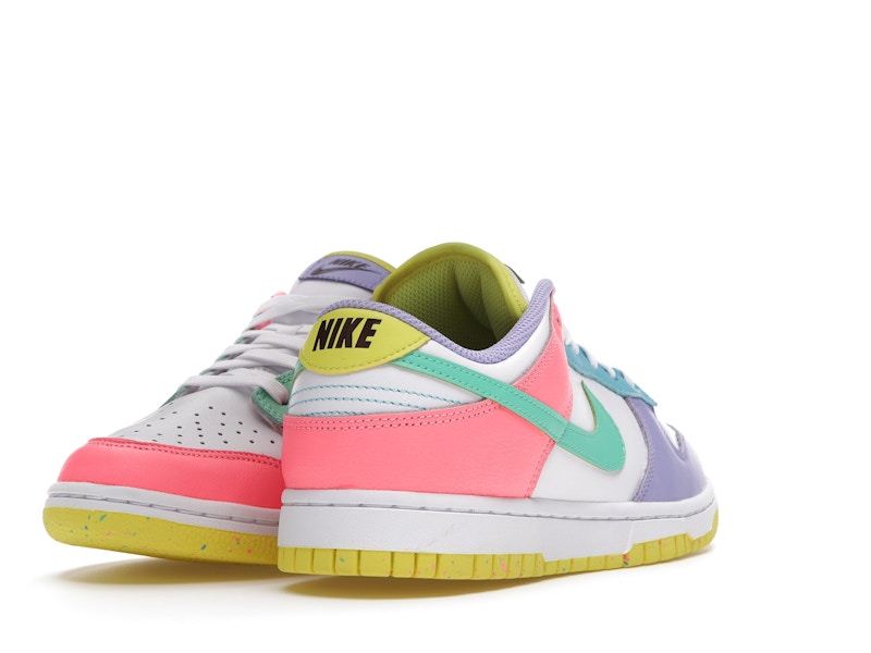 Nike Dunk Low SE Easter Candy (Women's), vista a 360 gradi 31 di 36