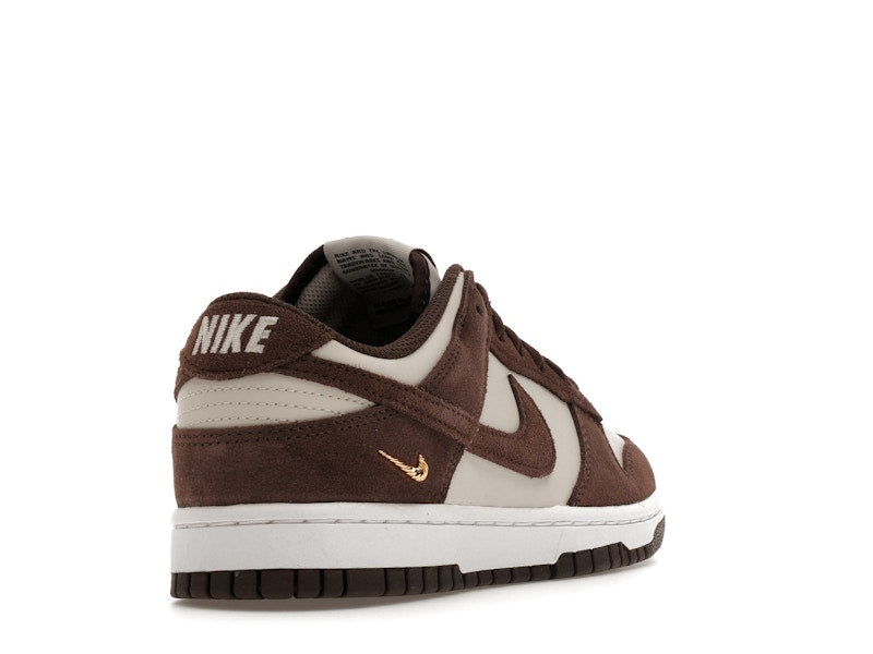 Nike Dunk Low Light Orewood Brown (Women's), vista a 360 gradi 33 di 39