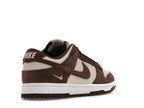 Nike Dunk Low Light Orewood Brown (Women's), vista a 360 gradi 34 di 39