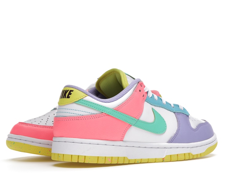 Nike Dunk Low SE Easter Candy (Women's), vista a 360 gradi 33 di 36