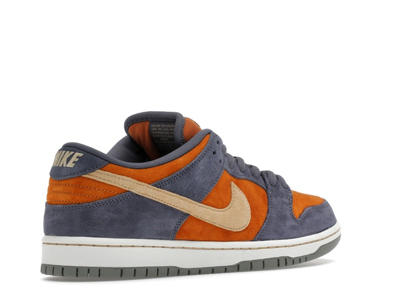 Nike SB Dunk Low Light Carbon Monarch, vista a 360 gradi 33 di 36