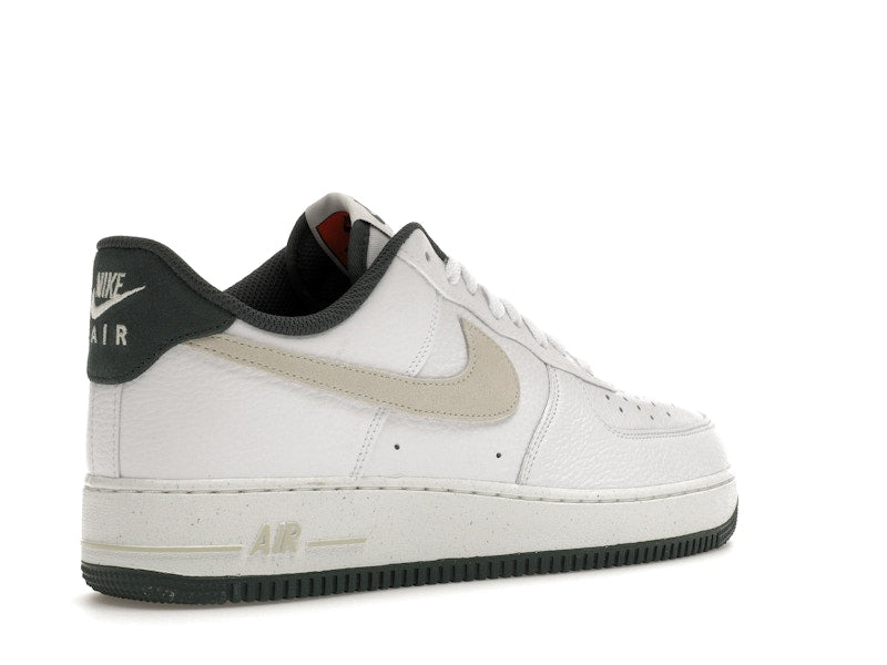Nike Air Force 1 Low '07 LV8 Vintage Green, vista a 360 gradi 33 di 36